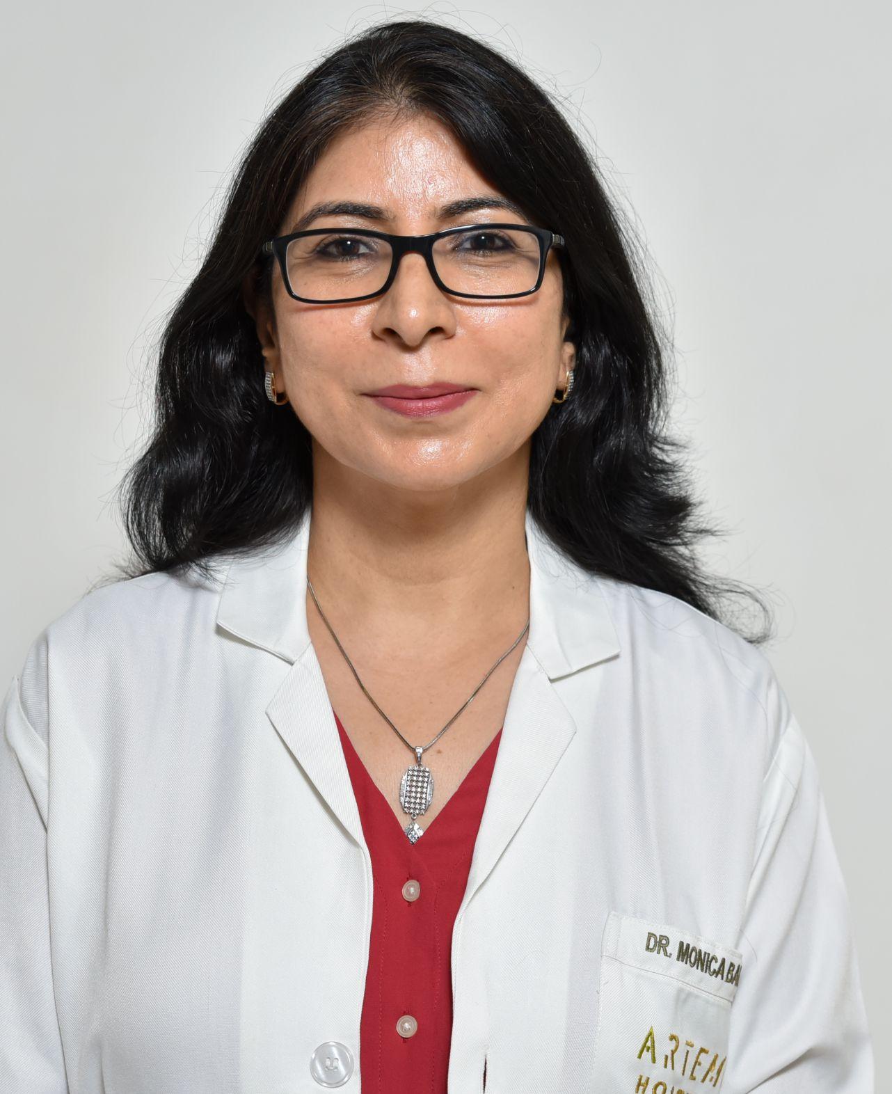Dra. Mónica Bambroo